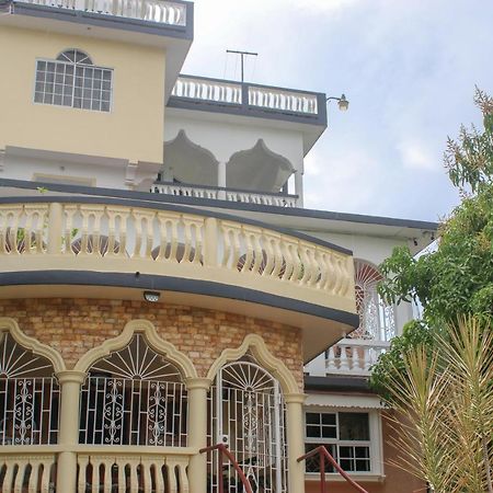 Van Villa Guesthouse 内格里尔 外观 照片