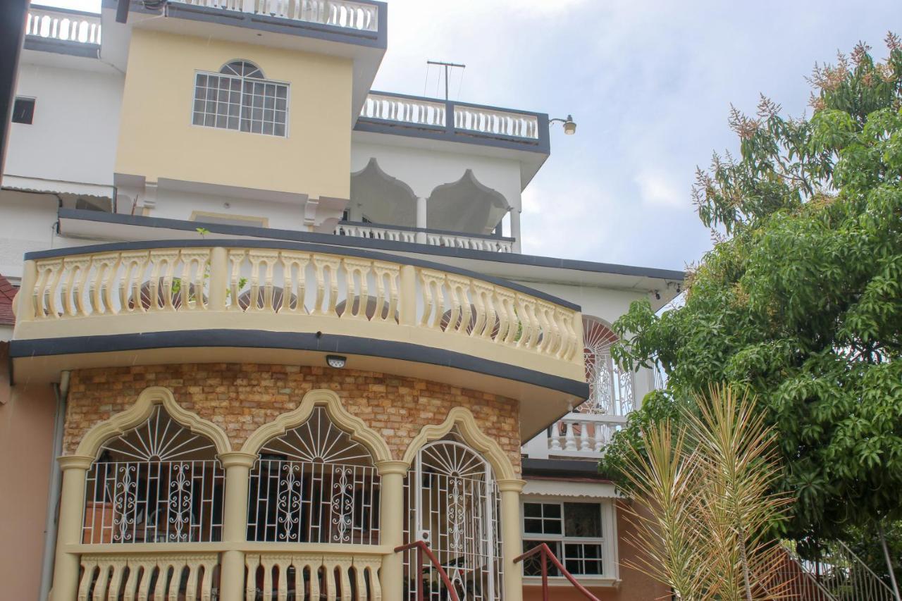 Van Villa Guesthouse 内格里尔 外观 照片